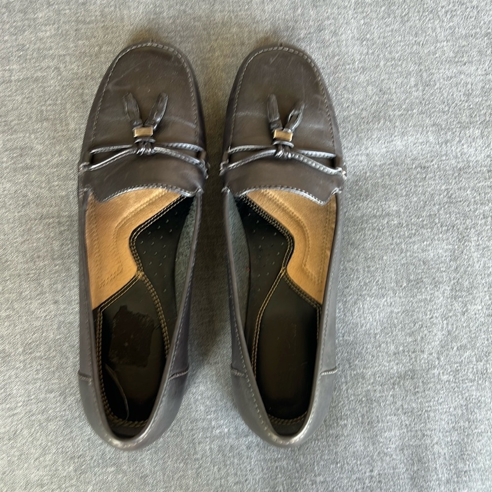 Naturalizer women's black leather loafers size 9N